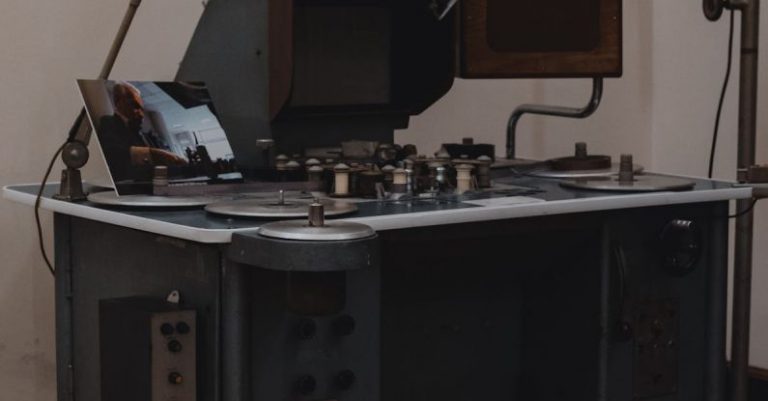 Product Spotlight - Vintage Cutting Table with Screens and Spotlight in a Museum