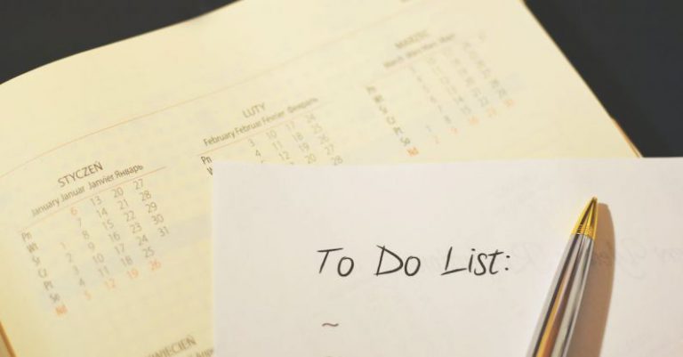 Goals Checklist - Pen on to Do List Paper